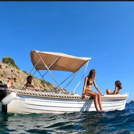 En Frente Al Mar De *